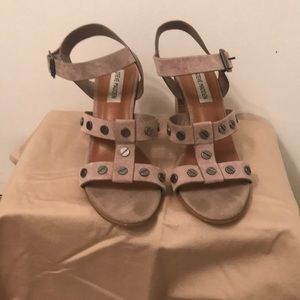 Steve Madden Chunky Nude heel with metal accents